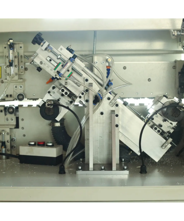 Plaqueuse de chant F400.